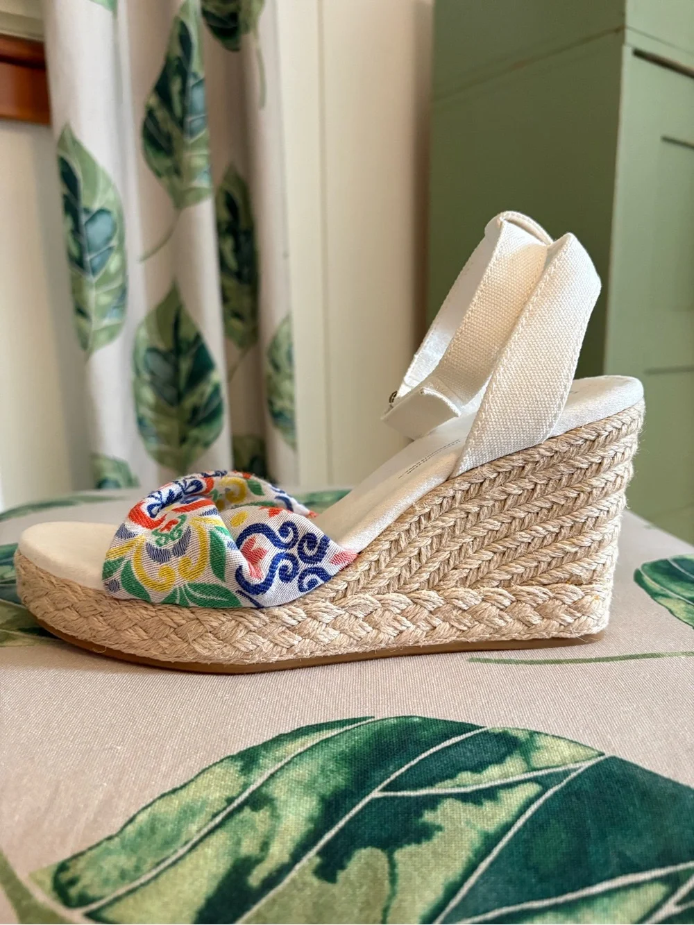 TOMS Marisela Jute Wedge Sandal w Mediterranean Tile Jacquard Front Twist - 8M